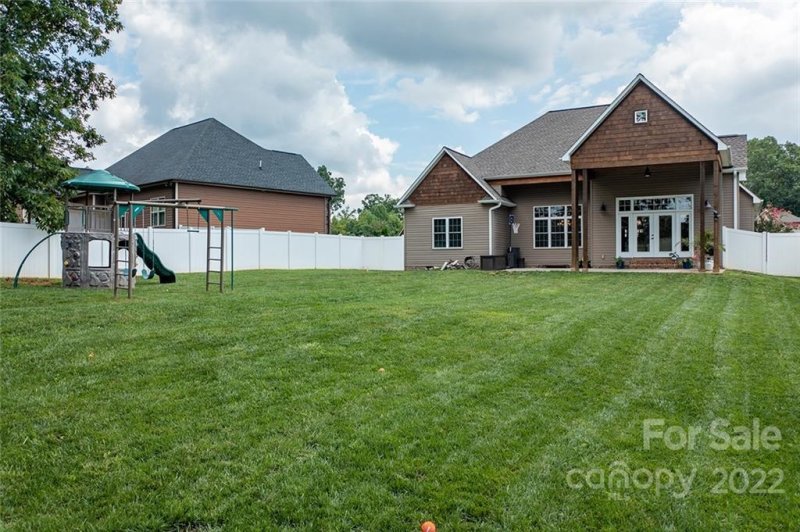 Property image 2 at 1482 Kensington Park Court, Hickory, NC 28602