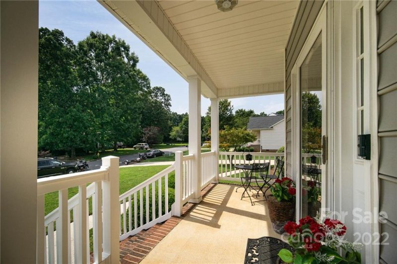 Property image 4 at 122 Summerbrook Lane, Mooresville, NC 28117