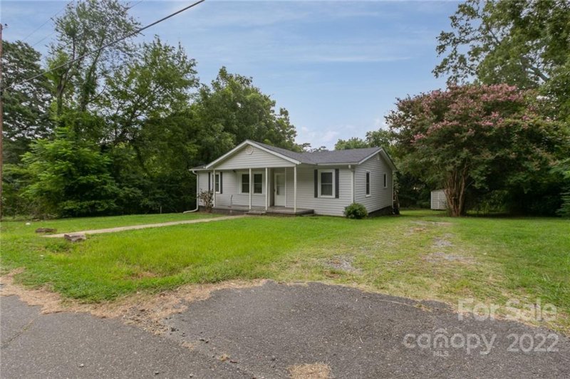 Property image 3 at 2041 B Avenue, Charlotte, NC 28216