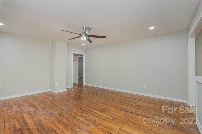 Property image 4 at 2041 B Avenue, Charlotte, NC 28216