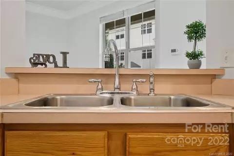 Property image 4 at 6427 Quarterbridge Lane, Charlotte, NC 28262