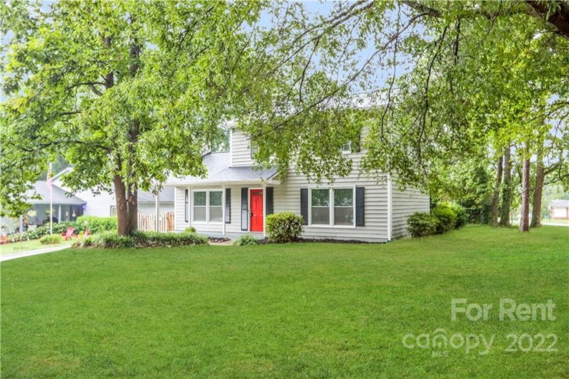 Property image 2 at 4600 Cricklewood Lane, Charlotte, NC 28212