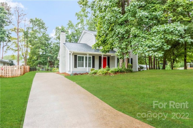 Property image 3 at 4600 Cricklewood Lane, Charlotte, NC 28212