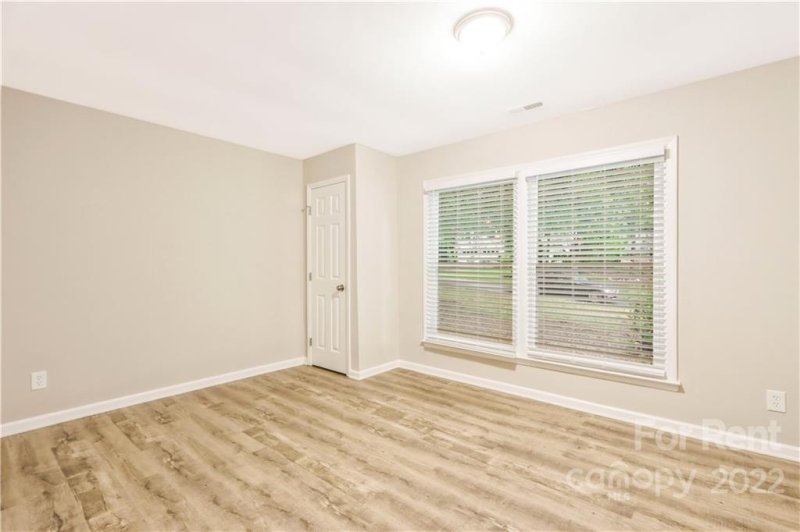 Property image 4 at 4600 Cricklewood Lane, Charlotte, NC 28212