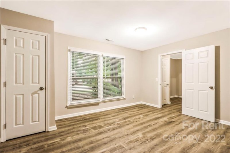 Property image 5 at 4600 Cricklewood Lane, Charlotte, NC 28212