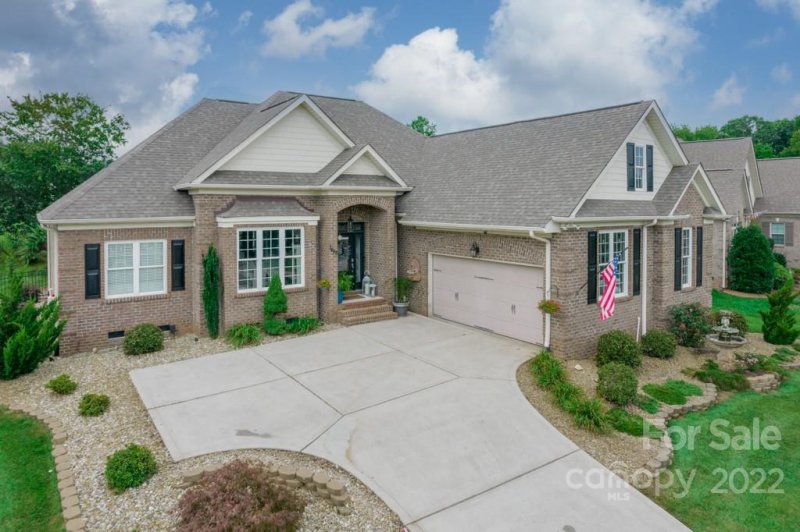 7468 Pine Glade Drive