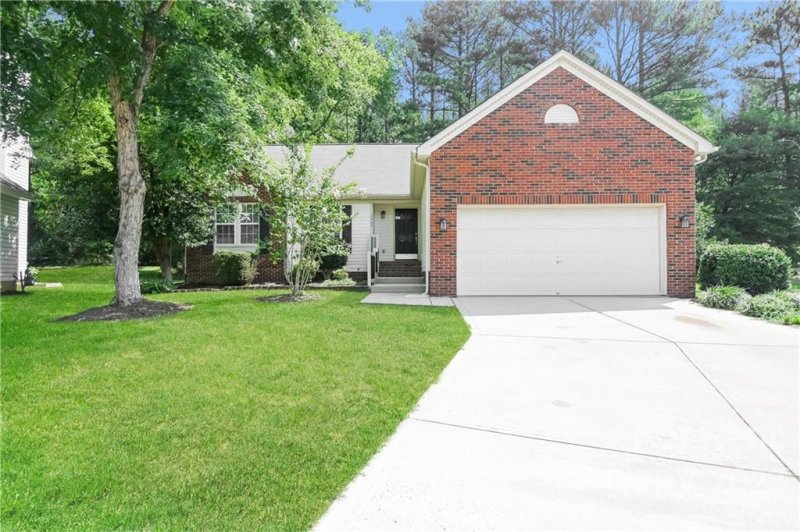 2889 Shadow Brook Court