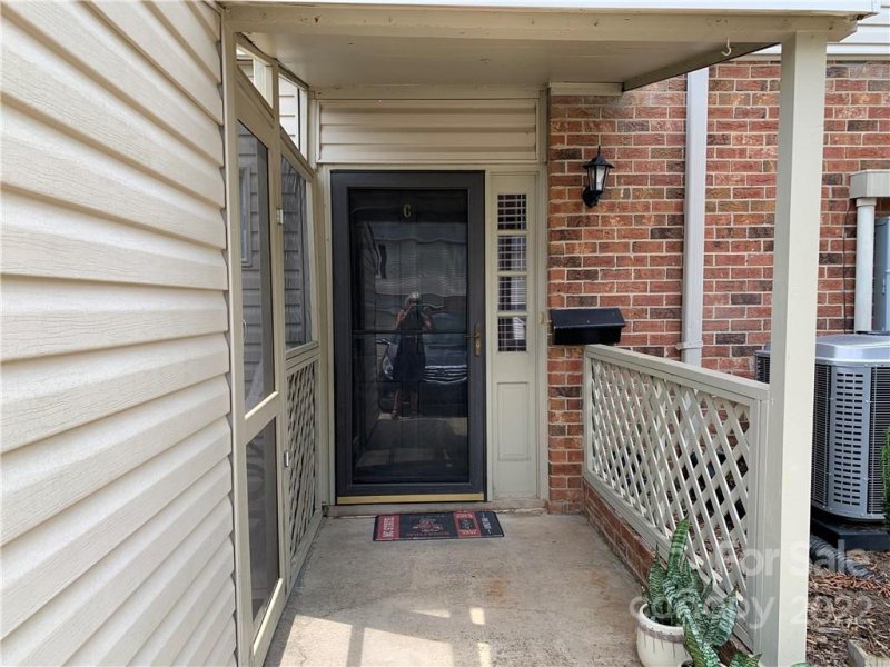 Property image 3 at 5915 Quail Hollow Road, Charlotte, NC 28210