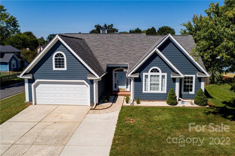 Property image 2 at 9820 Dunfries Road, Matthews, NC 28105