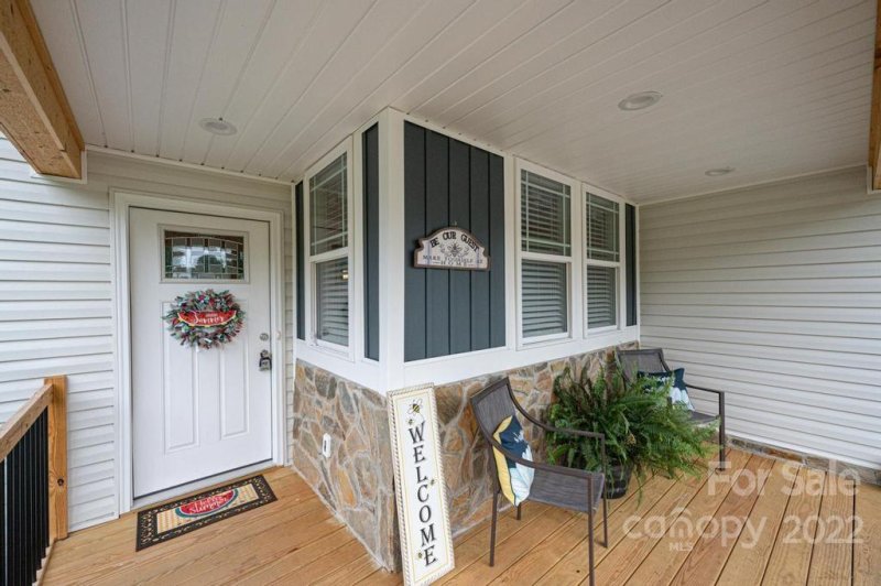 Property image 5 at 1560 Farmington Hills Drive, Conover, NC 28613