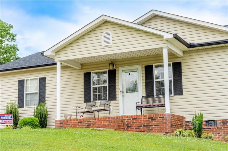 6449 Ridgeview Circle