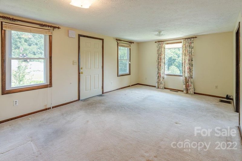 Property image 4 at 120 Pinecroft Road, Asheville, NC 28804