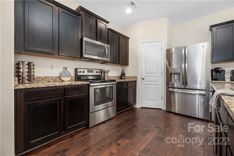 Property image 2 at 4536 Merryvale Forest Drive, Charlotte, NC 28214