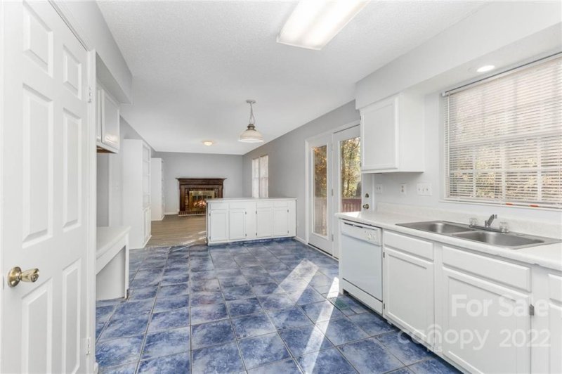 Property image 3 at 3000 Swanquarter Drive, Charlotte, NC 28262