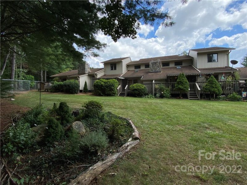 Property image 4 at 102 Cloverleaf Lane, Asheville, NC 28803