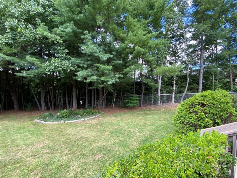 Property image 5 at 102 Cloverleaf Lane, Asheville, NC 28803