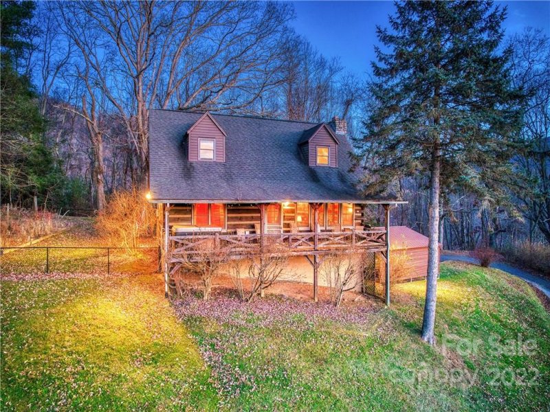 Property image 2 at 128 Winding Way, Canton, NC 28716