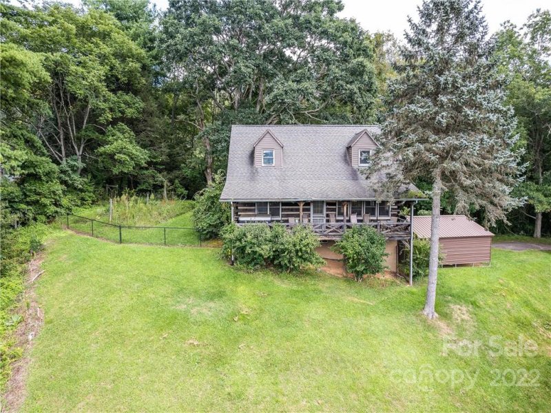 Property image 3 at 128 Winding Way, Canton, NC 28716