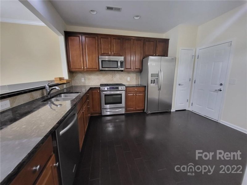 Property image 3 at 16111 Annahill Court, Charlotte, NC 28277