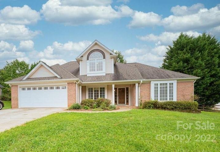 Property image 3 at 1446 Sweetbriar Lane, Hickory, NC 28602