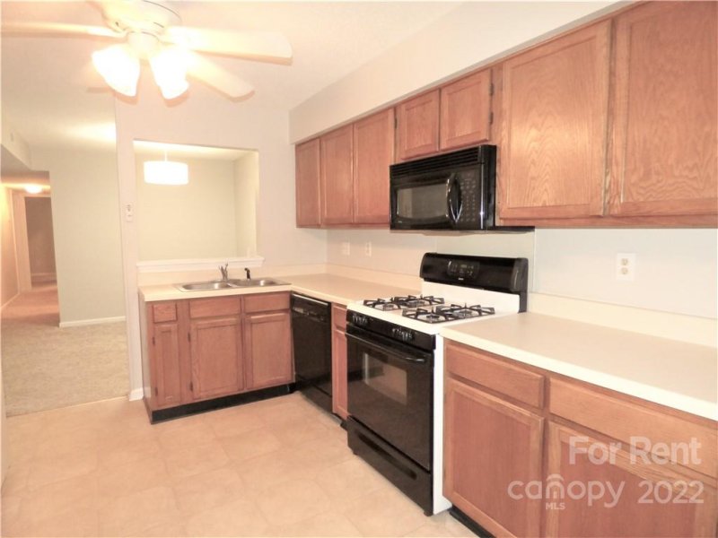 Property image 4 at 6017 Treetop Court, Charlotte, NC 28212