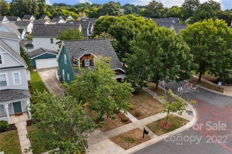 1102 Geraldine Powe Drive