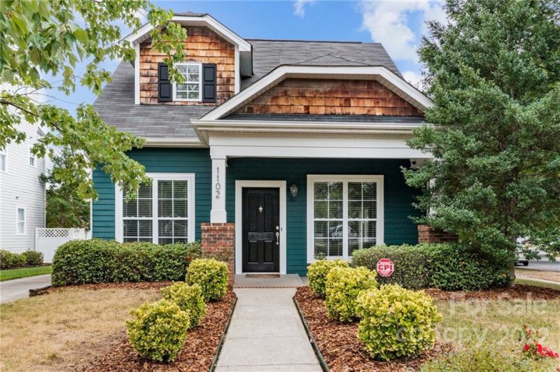 Property image 3 at 1102 Geraldine Powe Drive, Charlotte, NC 28206
