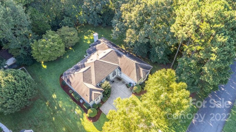 Property image 3 at 8216 Mabe Drive, Charlotte, NC 28216