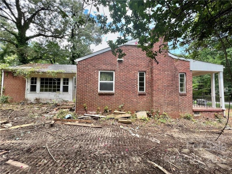 Property image 3 at 2232 Arnold Drive, Charlotte, NC 28205