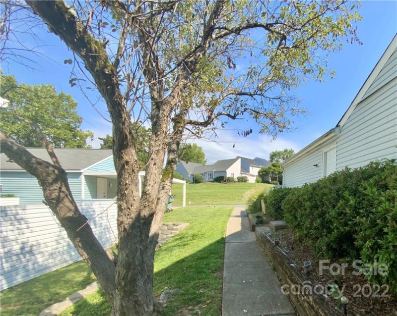 Property image 2 at 1700 Renard Ridge Road, Charlotte, NC 28212