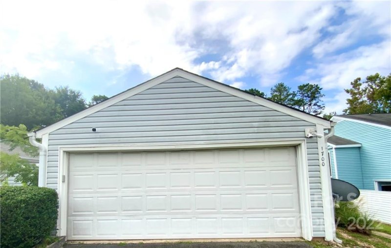 Property image 3 at 1700 Renard Ridge Road, Charlotte, NC 28212