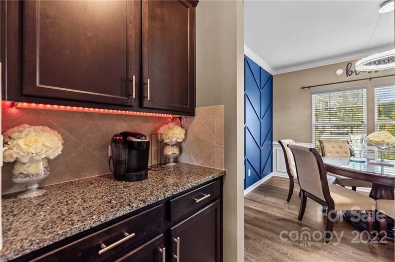 Property image 4 at 1011 Bramcote Lane, Charlotte, NC 28215