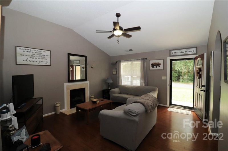 Property image 4 at 5301 Park Place Drive, Dallas, NC 28034