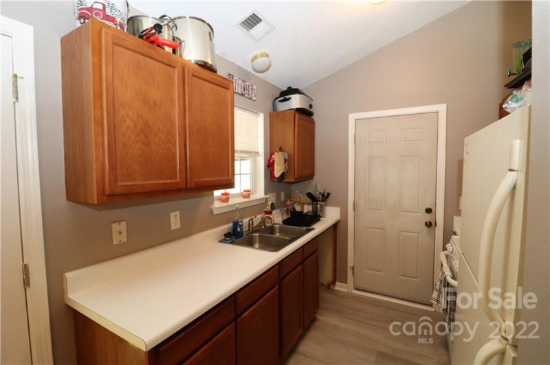 Property image 5 at 5301 Park Place Drive, Dallas, NC 28034