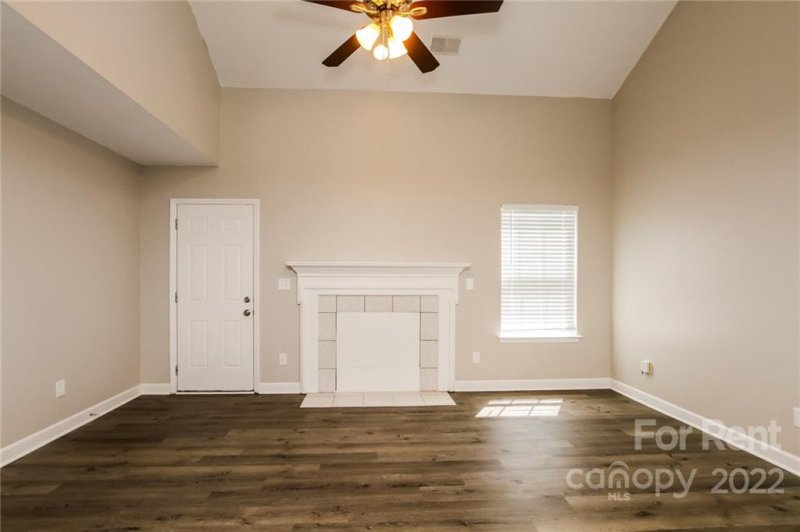 Property image 3 at 2400 Summer Meadow Court, Charlotte, NC 28216
