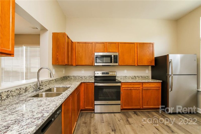Property image 5 at 2400 Summer Meadow Court, Charlotte, NC 28216