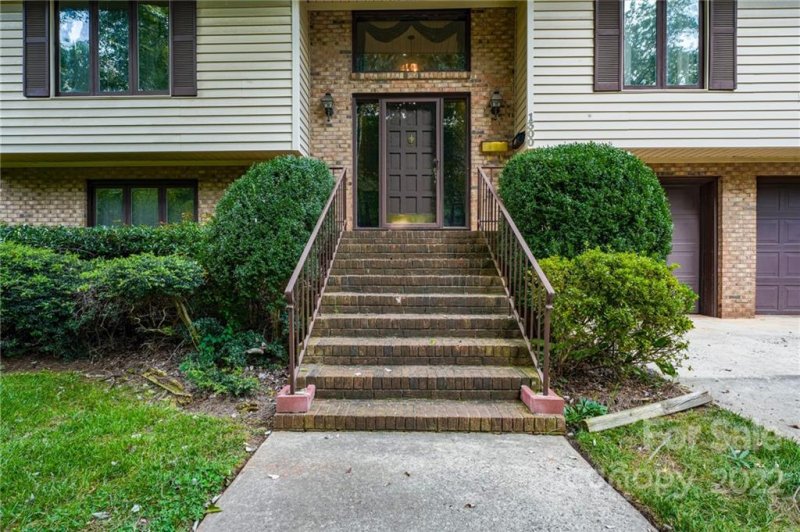 Property image 4 at 1300 Dumbarton Road, Gastonia, NC 28054