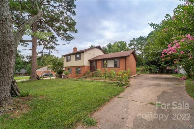 Property image 2 at 4513 Cloverdale Avenue, Charlotte, NC 28212