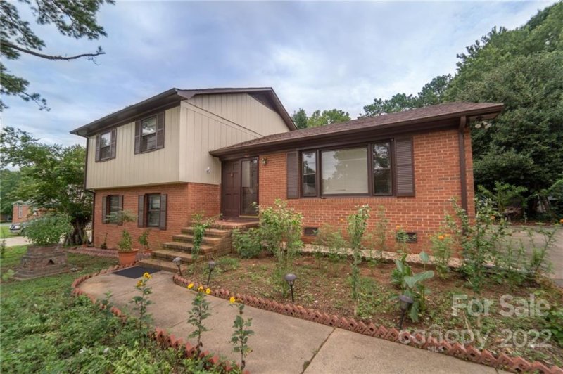 Property image 3 at 4513 Cloverdale Avenue, Charlotte, NC 28212