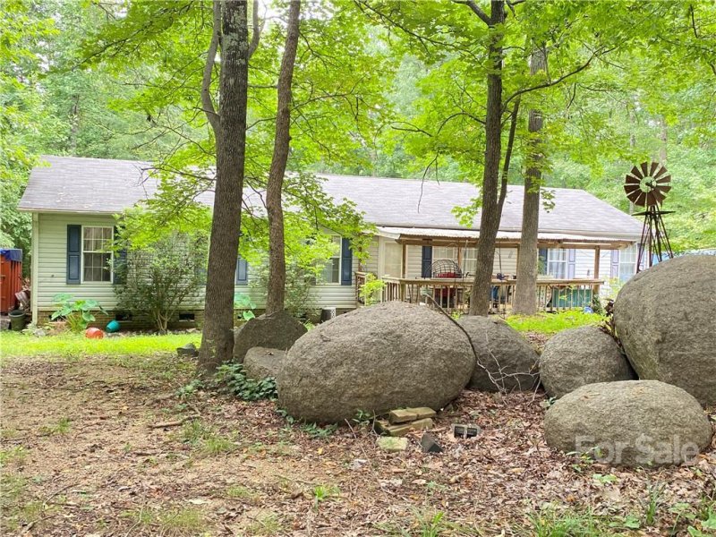 725 Breezewood Drive