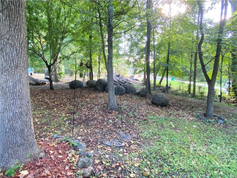 Property image 3 at 725 Breezewood Drive, Charlotte, NC 28262