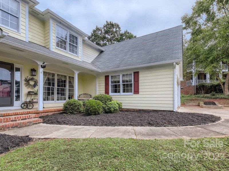 Property image 3 at 10400 Takeridge Court, Charlotte, NC 28277