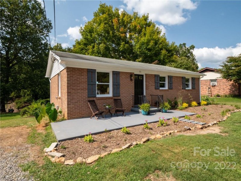 Property image 3 at 11 Birchwood Lane, Asheville, NC 28805