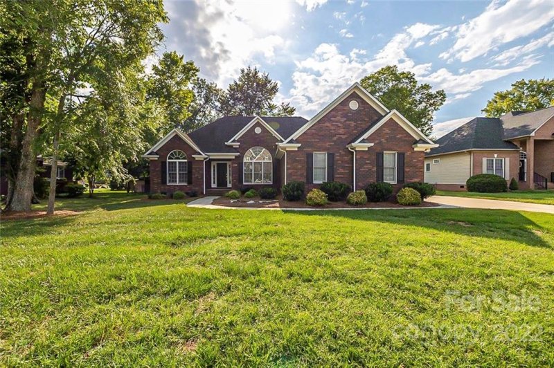 709 Double Eagle Street