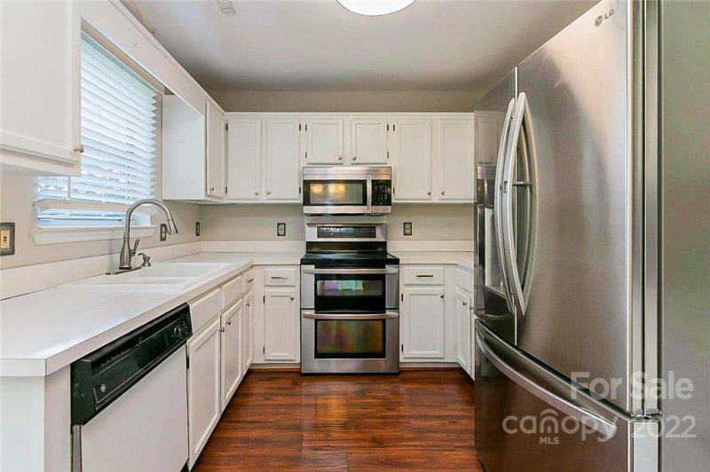 Property image 4 at 7907 Glencannon Drive, Charlotte, NC 28227