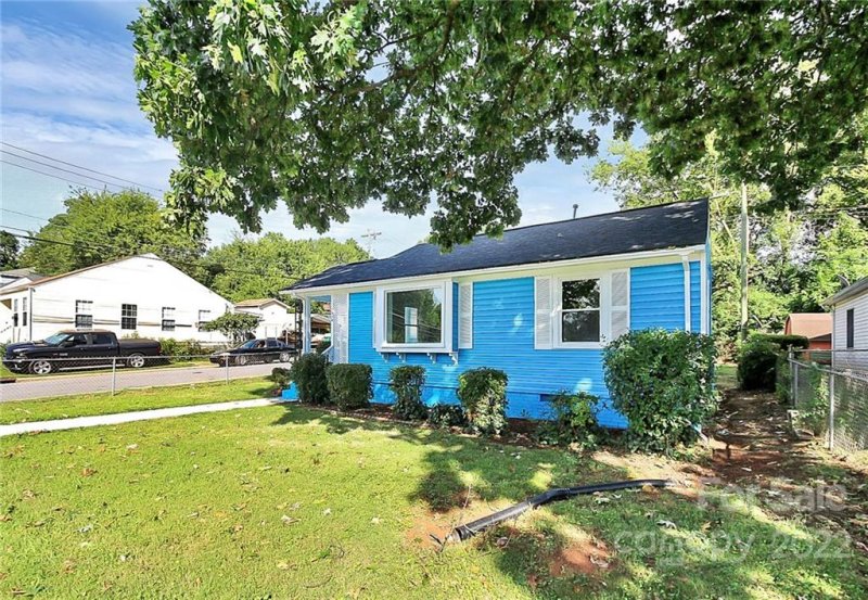 Property image 5 at 1914 Double Oaks Road, Charlotte, NC 28206