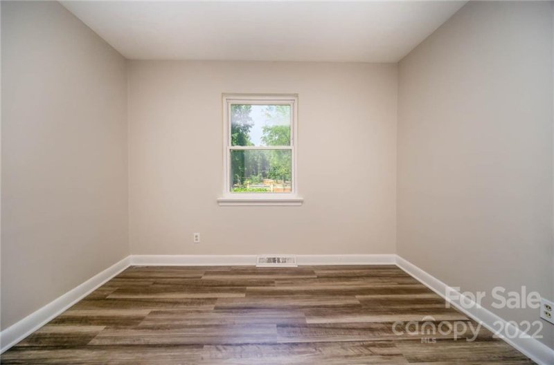 Property image 5 at 200 Owen Boulevard, Charlotte, NC 28213