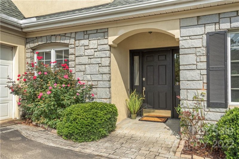 Property image 2 at 9 Clovelly Way, Asheville, NC 28803