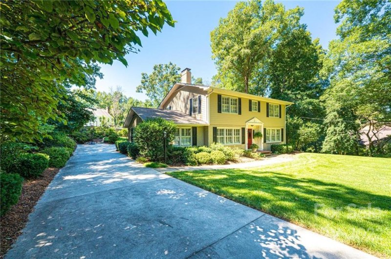 Property image 2 at 241 36th Avenue Circle, Hickory, NC 28601