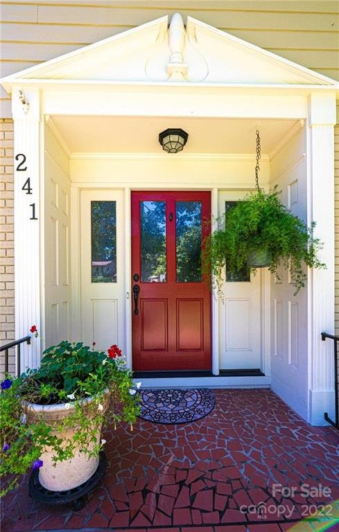 Property image 3 at 241 36th Avenue Circle, Hickory, NC 28601